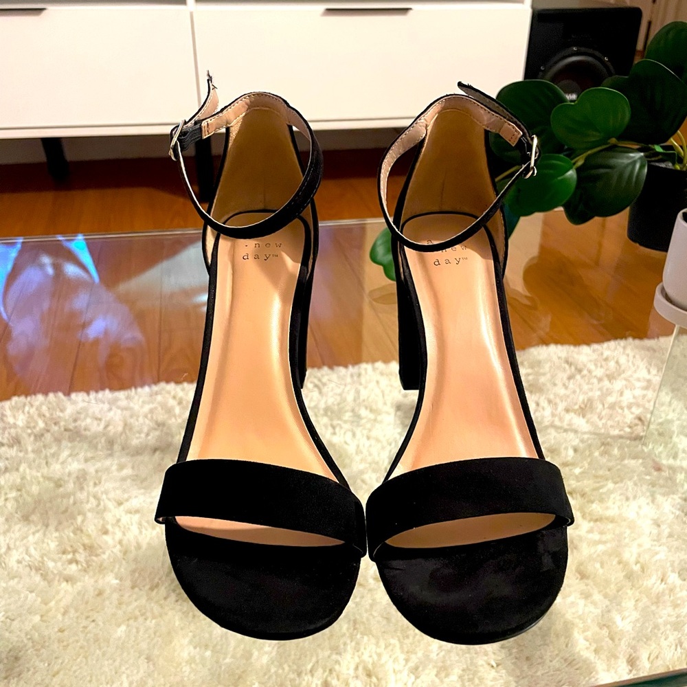 NWT A NEW DAY EMA HEELS BLACK 3.5in block heel with open toe design medium width